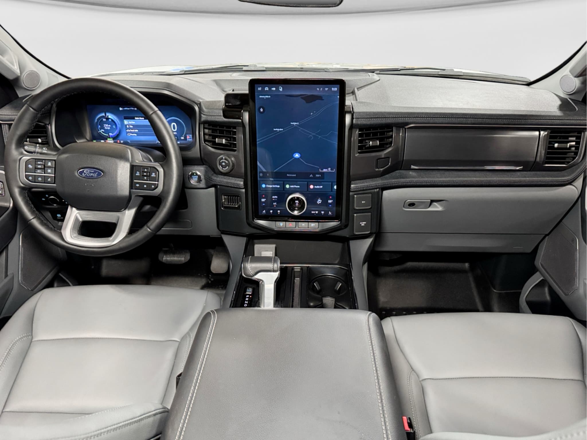 2025 Ford F-150 Lightning view 16