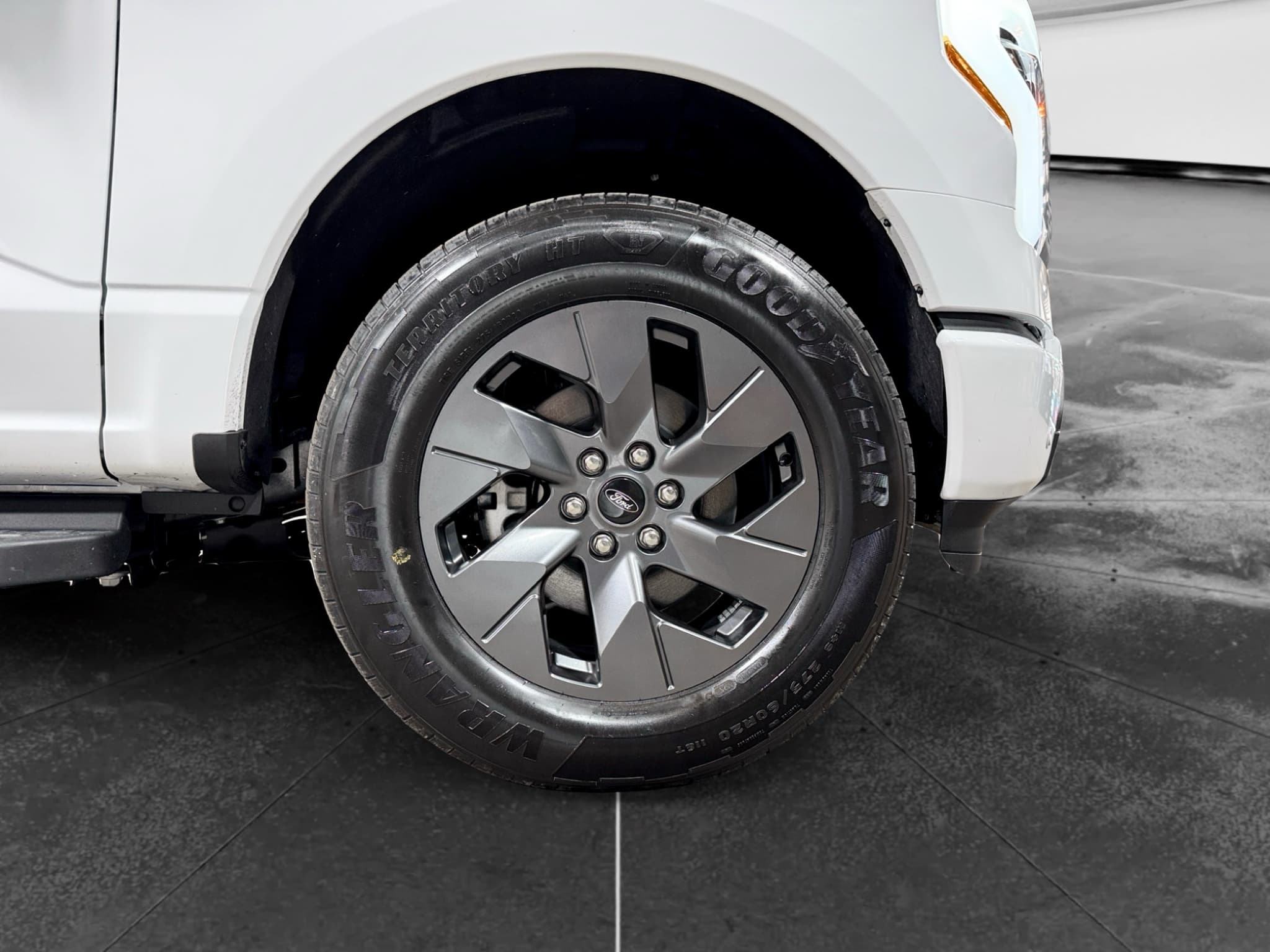 2025 Ford F-150 Lightning view 37
