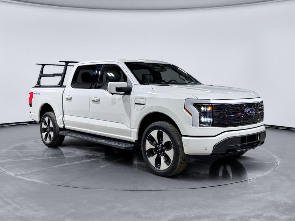 2023 Ford F-150 Lightning view 4