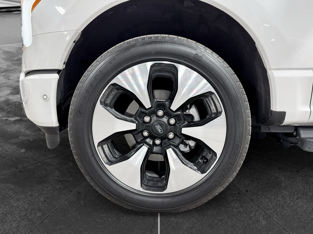2023 Ford F-150 Lightning view 36