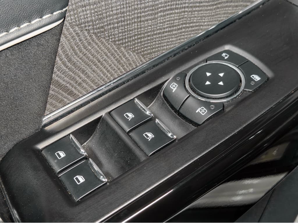 2023 Ford F-150 Lightning view 8