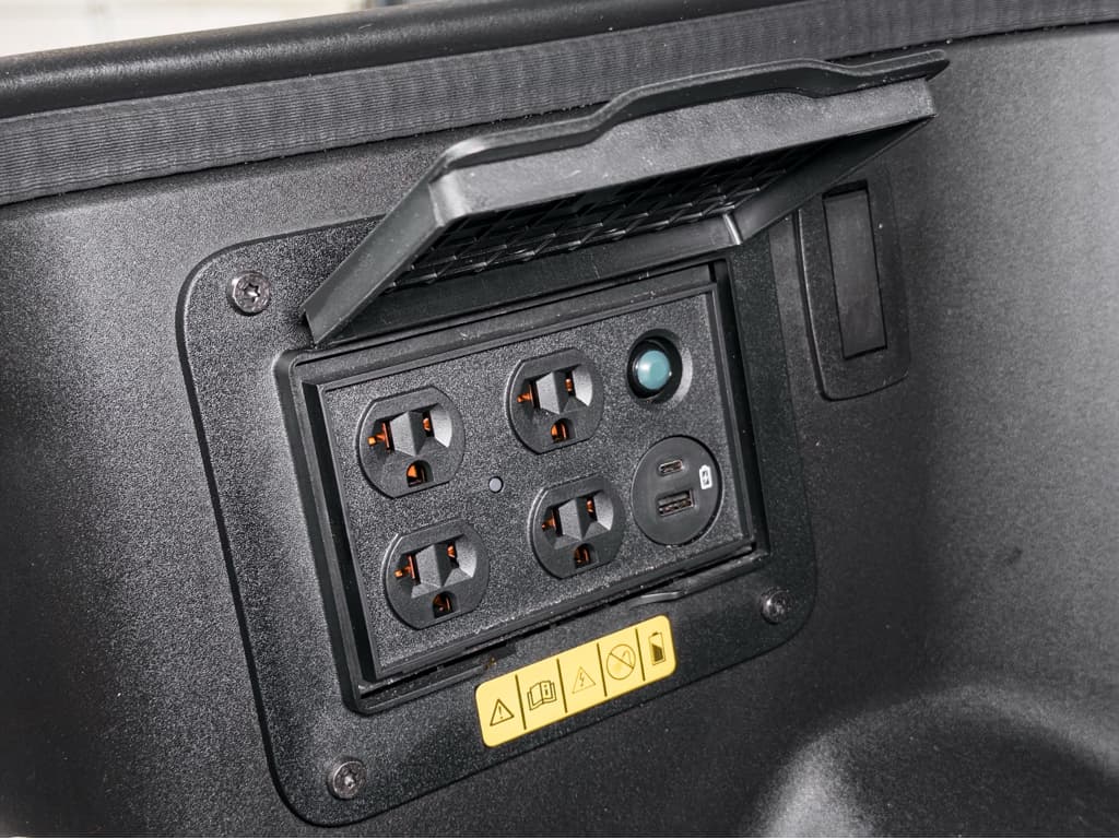 2023 Ford F-150 Lightning view 31