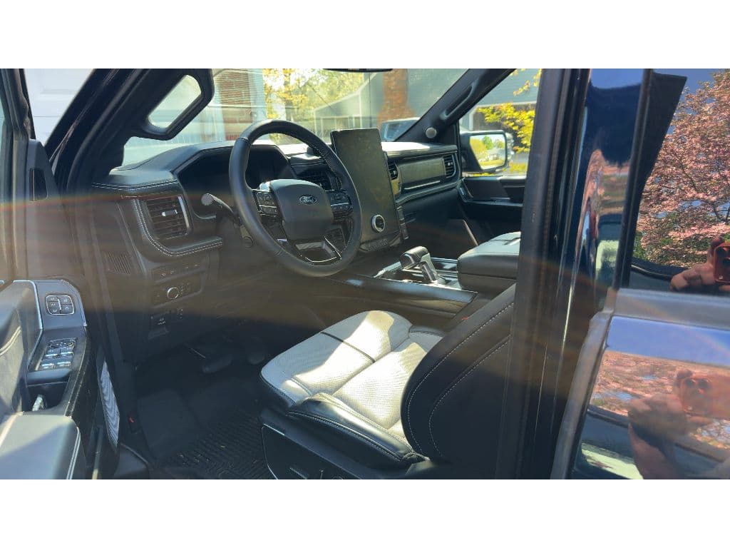 2024 Ford F-150 Lightning view 5