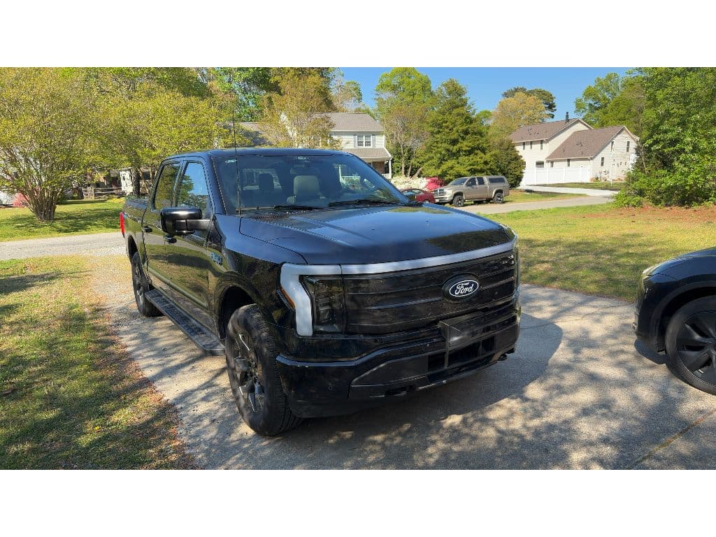 2024 Ford F-150 Lightning view 2