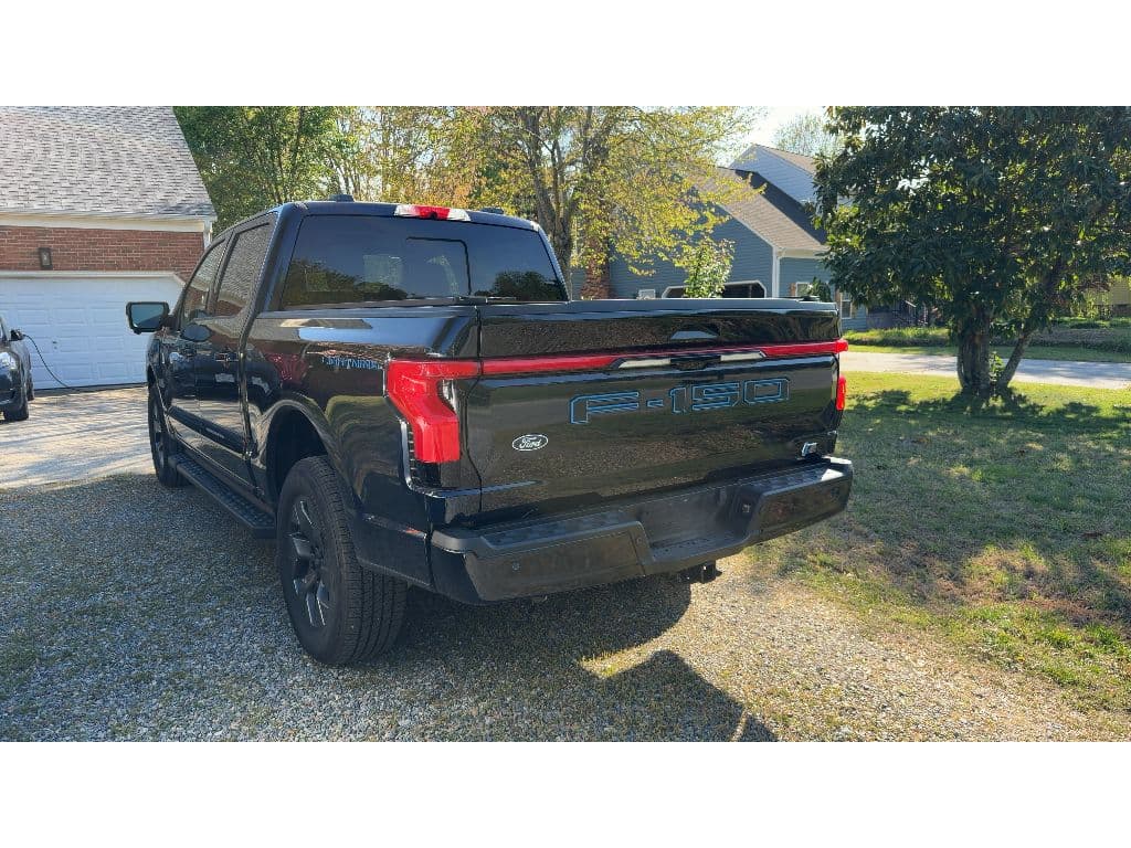 2024 Ford F-150 Lightning view 4