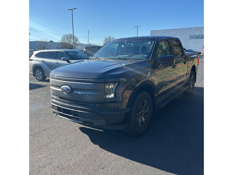 2023 Ford F-150 Lightning view 1