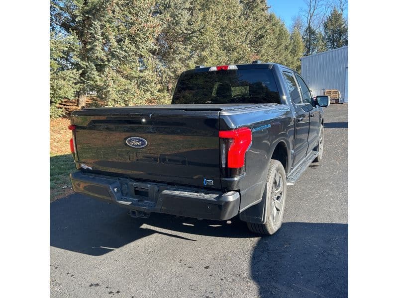 2023 Ford F-150 Lightning view 3