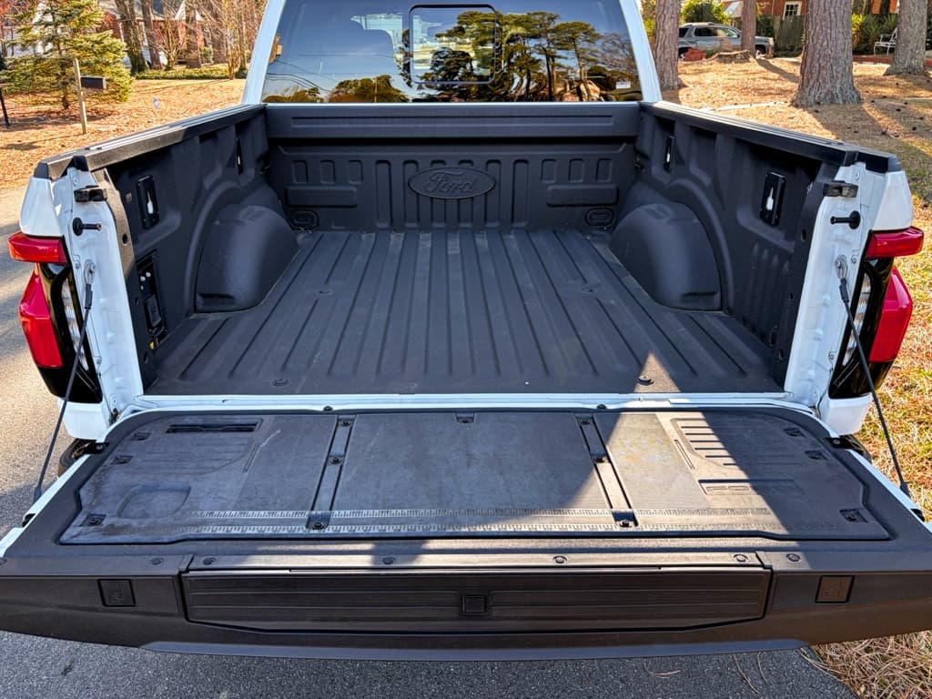 2023 Ford F-150 Lightning view 29