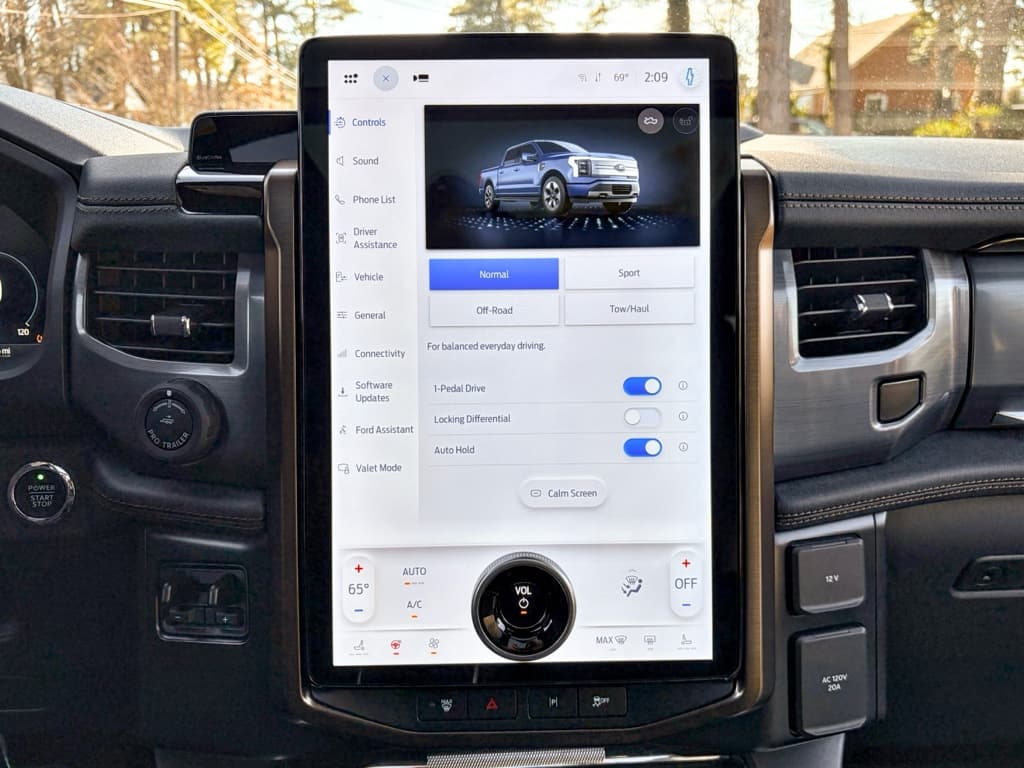 2023 Ford F-150 Lightning view 11