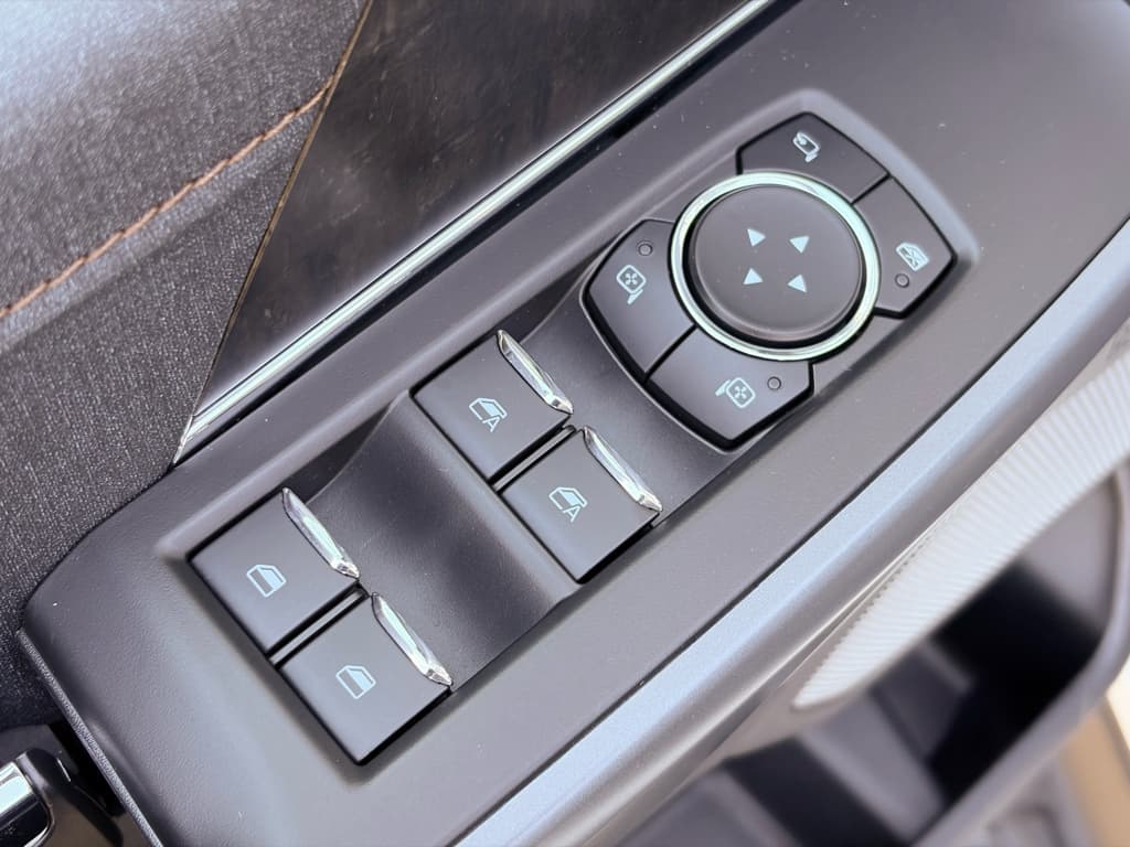 2023 Ford F-150 Lightning view 8