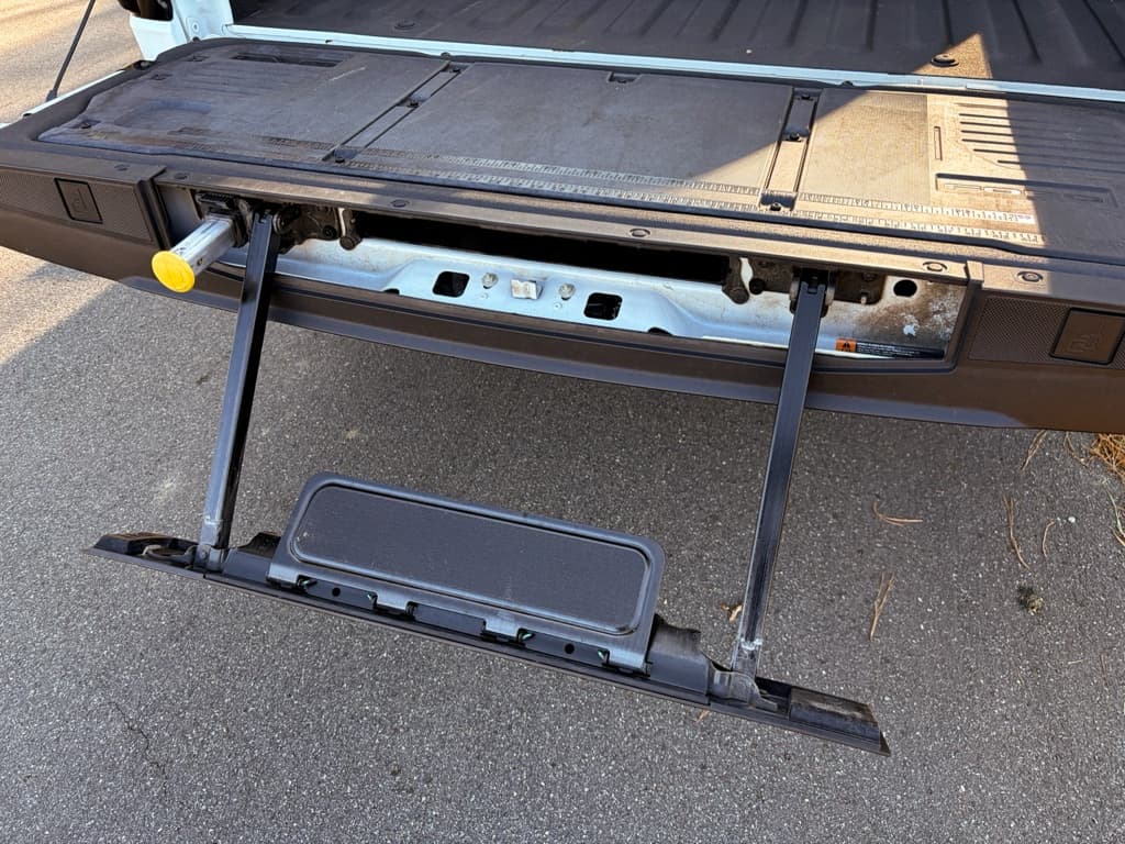 2023 Ford F-150 Lightning view 32