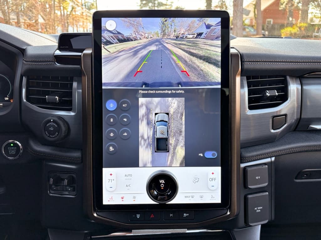 2023 Ford F-150 Lightning view 16