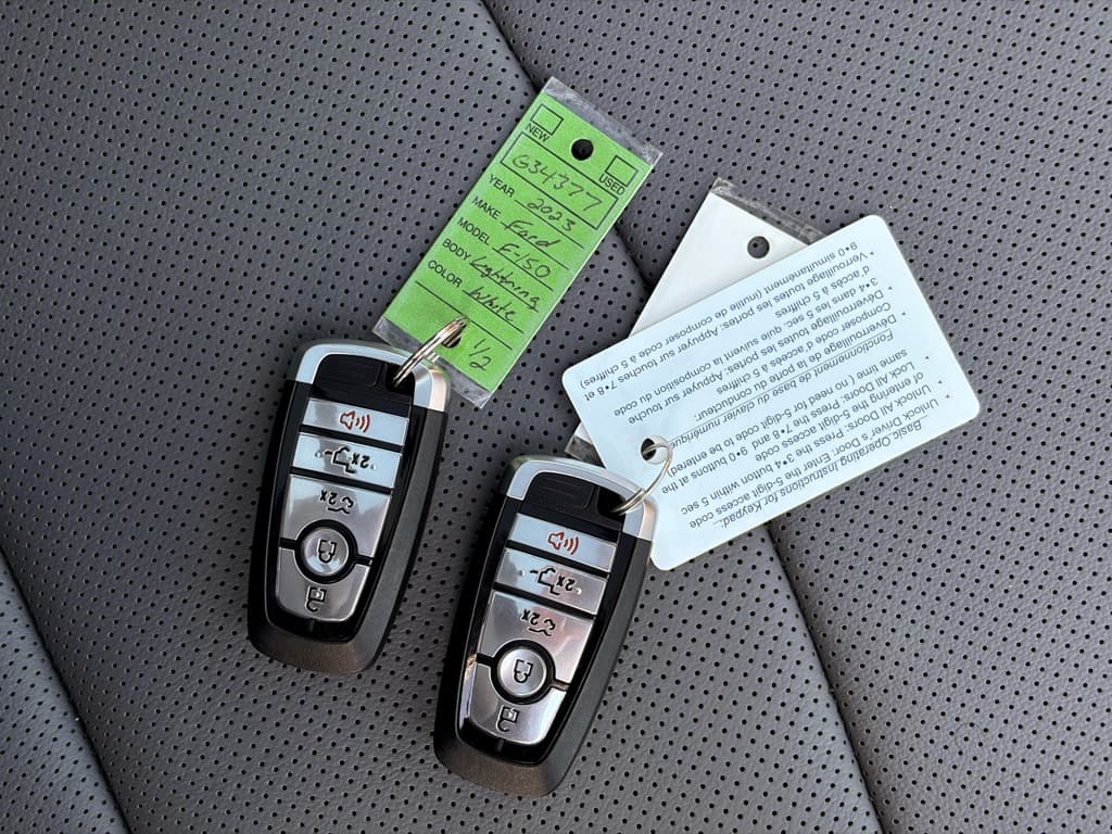 2023 Ford F-150 Lightning view 25