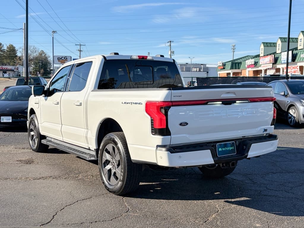 2023 Ford F-150 Lightning view 2
