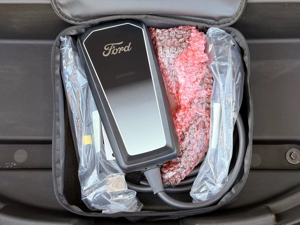 2023 Ford F-150 Lightning view 6