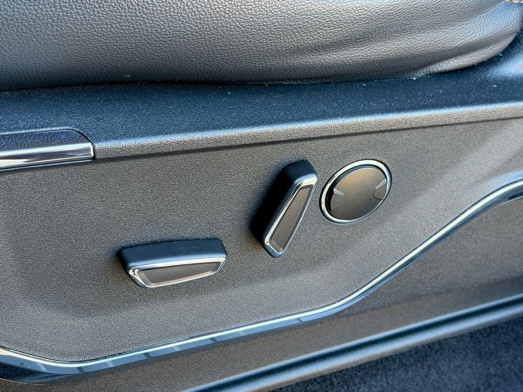 2023 Ford F-150 Lightning view 7