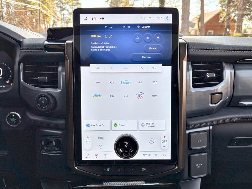 2023 Ford F-150 Lightning view 15