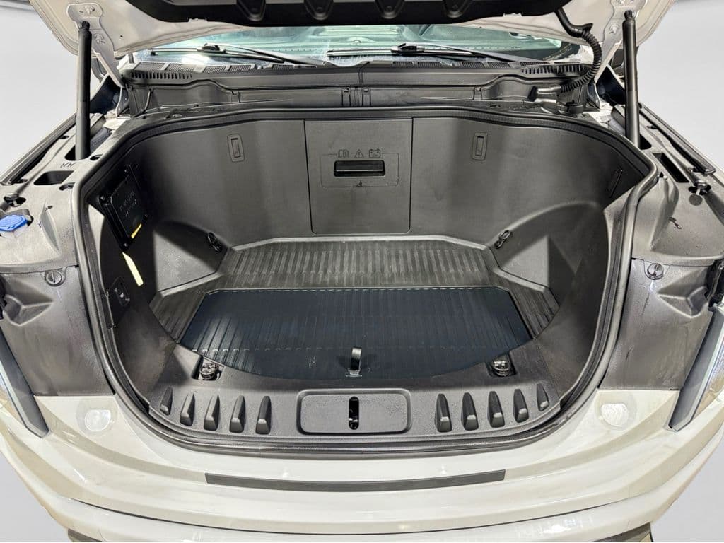 2023 Ford F-150 Lightning view 28