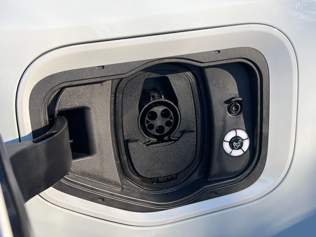 2023 Ford F-150 Lightning view 5