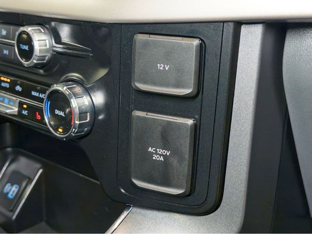 2023 Ford F-150 Lightning view 7