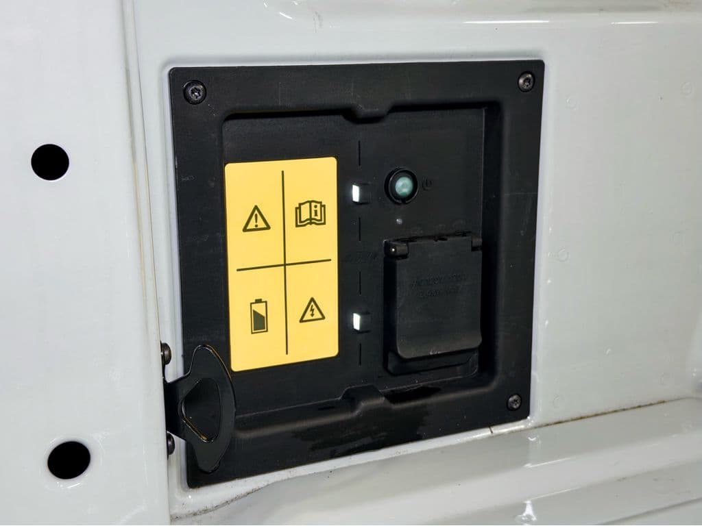 2023 Ford F-150 Lightning view 32