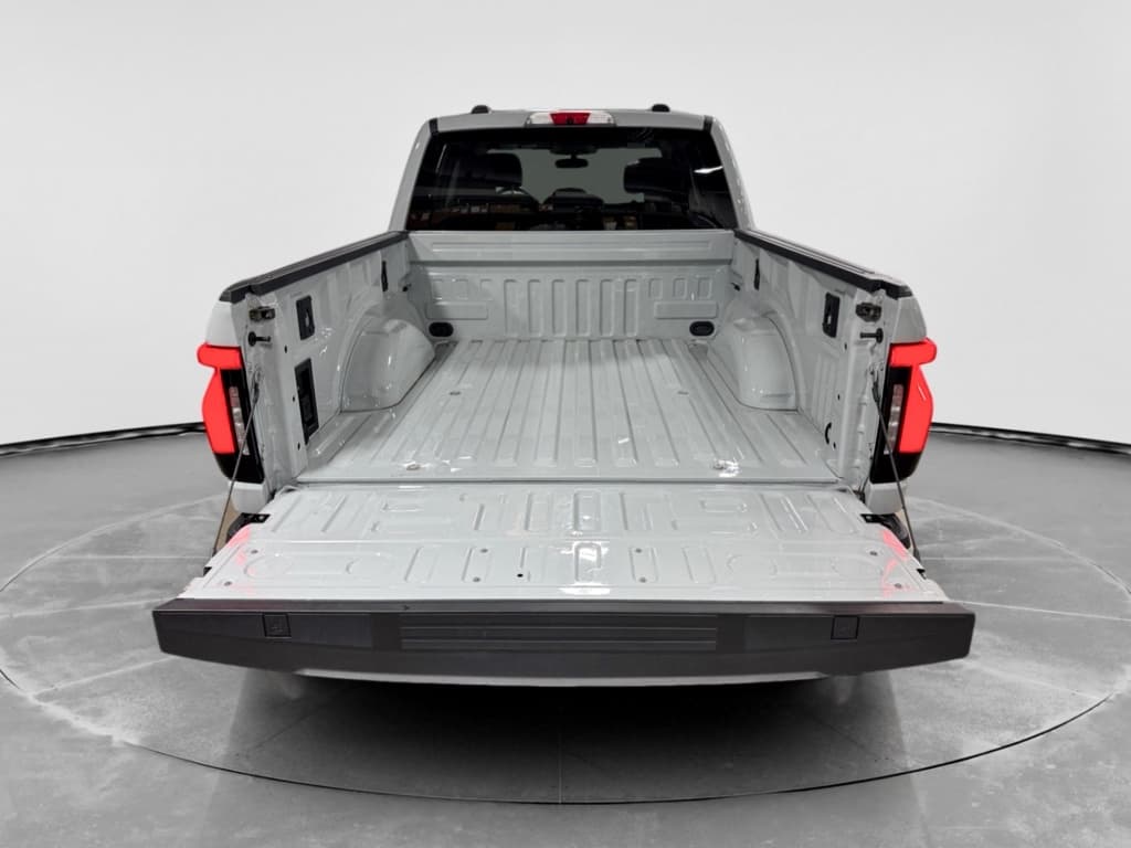 2023 Ford F-150 Lightning view 31
