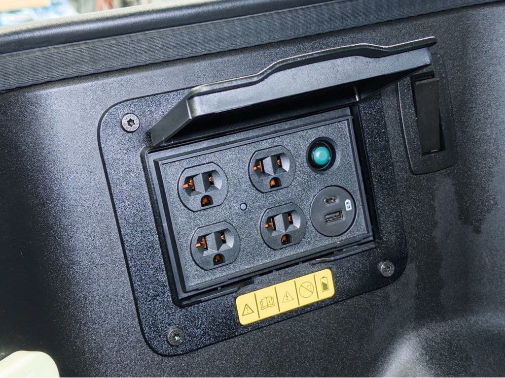 2023 Ford F-150 Lightning view 30