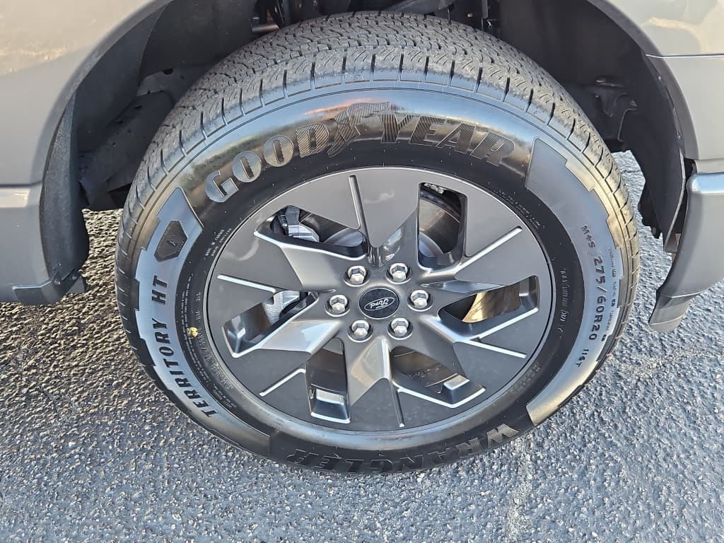 2023 Ford F-150 Lightning view 36
