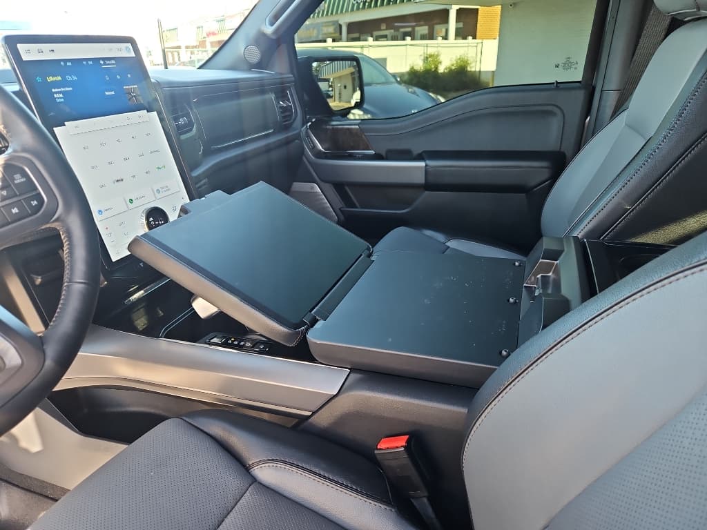 2023 Ford F-150 Lightning view 19