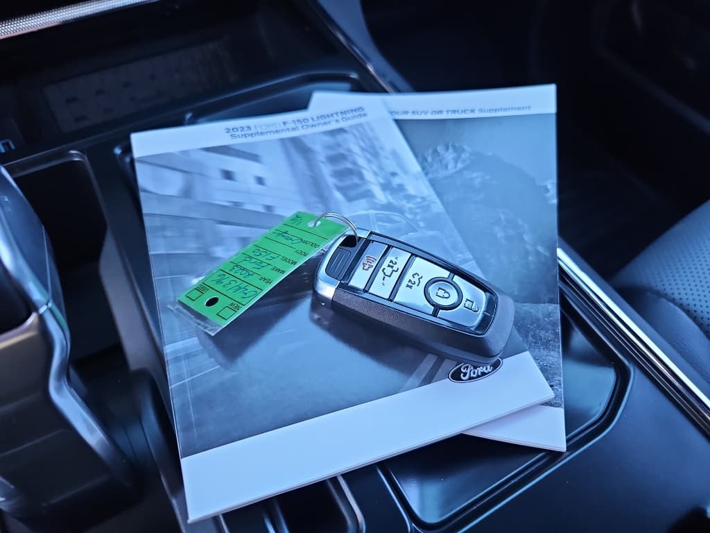 2023 Ford F-150 Lightning view 23