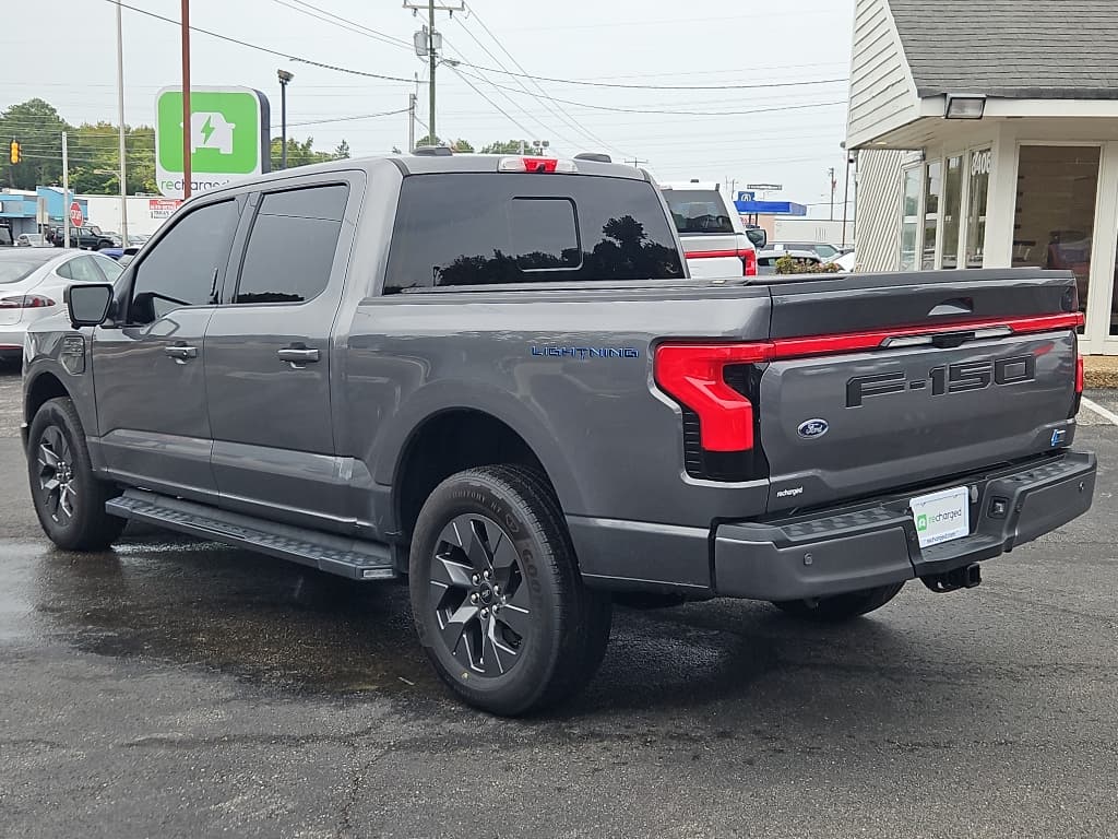2023 Ford F-150 Lightning view 2