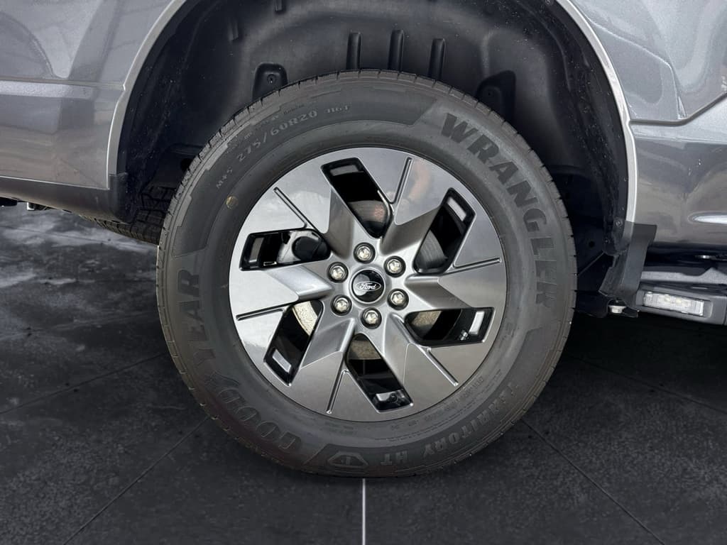 2023 Ford F-150 Lightning view 39