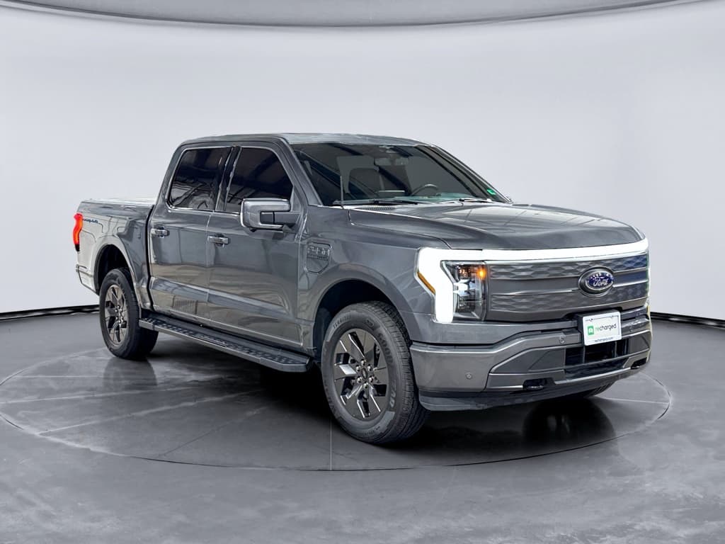 2023 Ford F-150 Lightning view 4