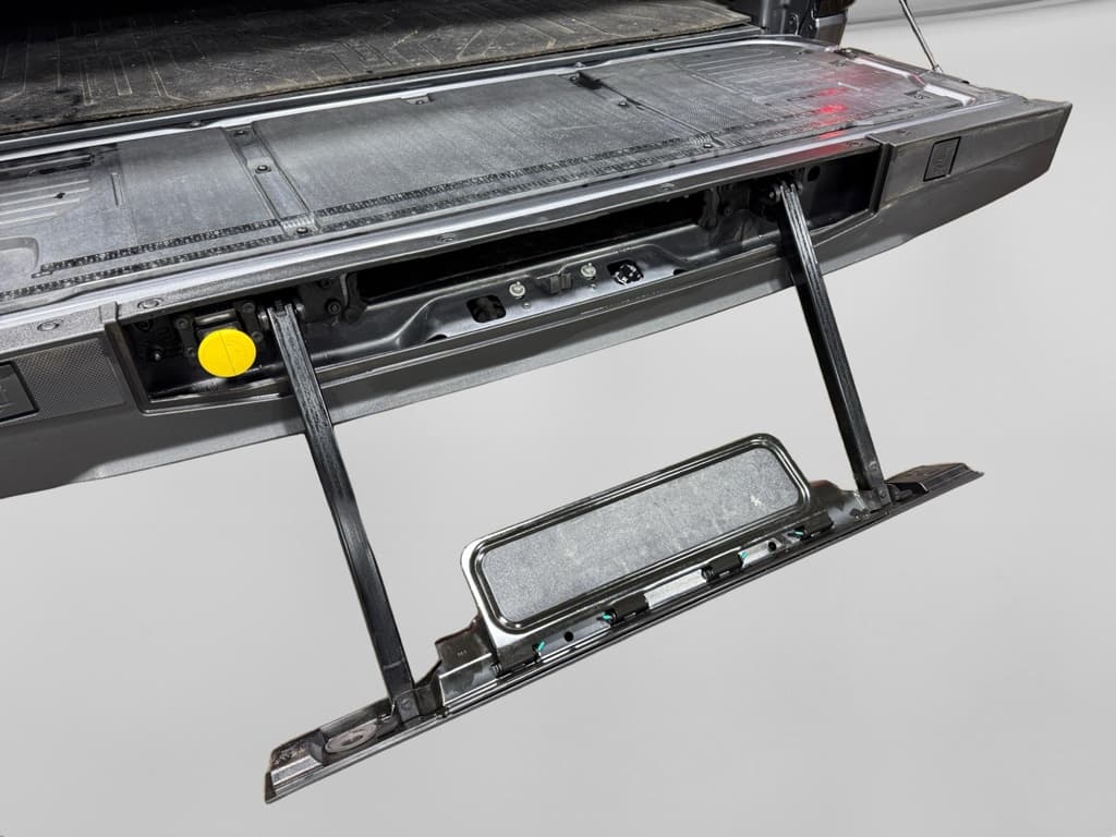 2023 Ford F-150 Lightning view 30