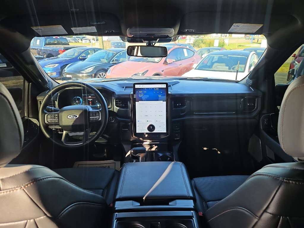 2023 Ford F-150 Lightning view 16