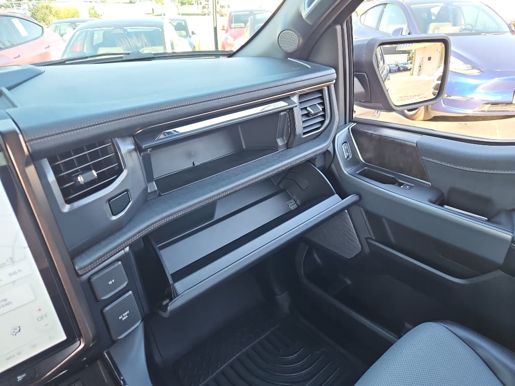 2023 Ford F-150 Lightning view 22