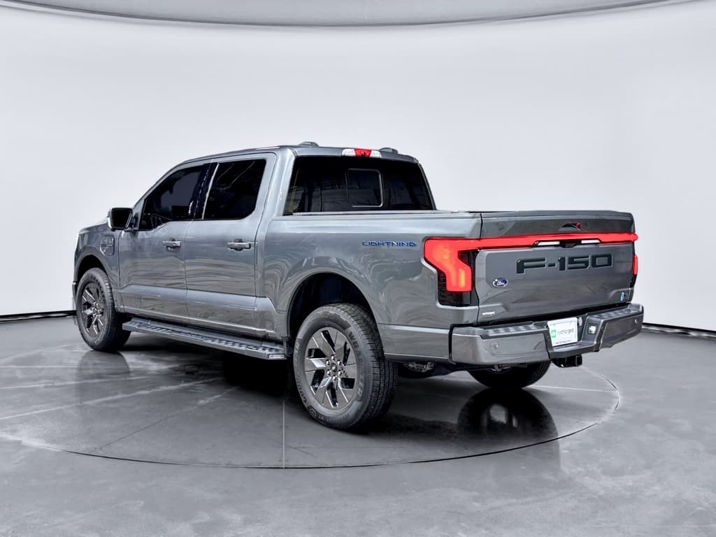2023 Ford F-150 Lightning view 2