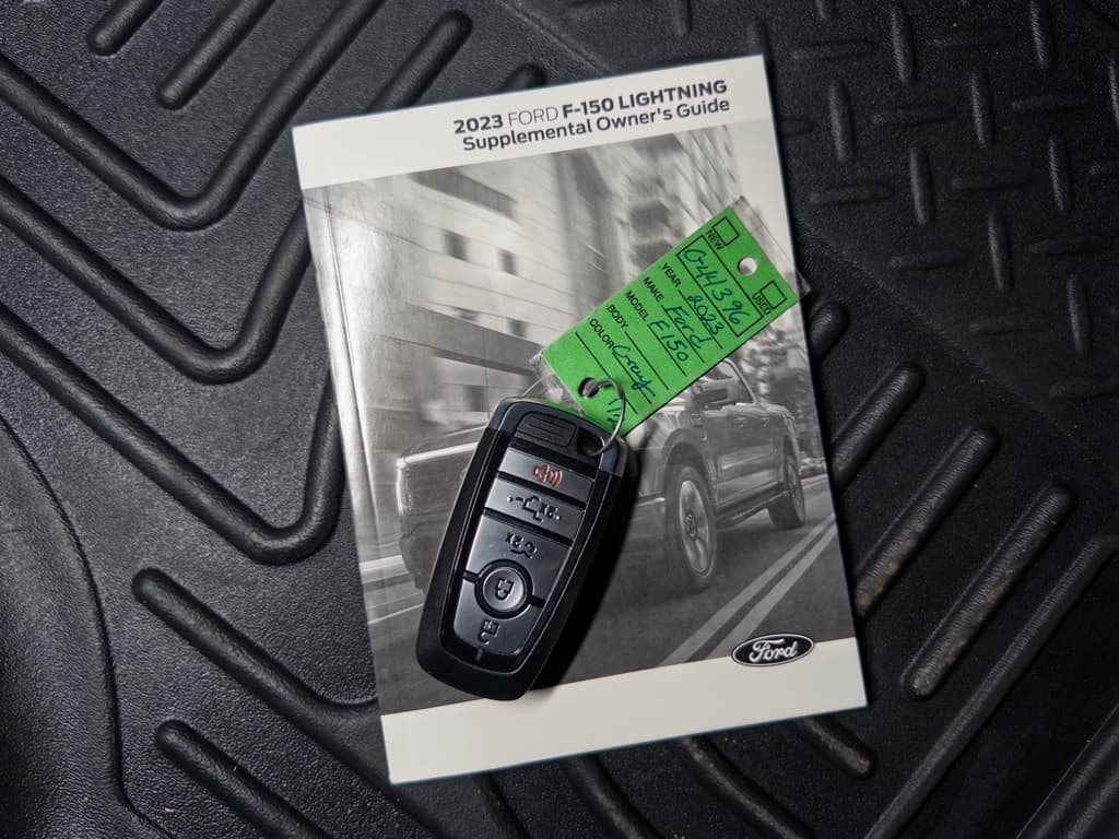 2023 Ford F-150 Lightning view 23