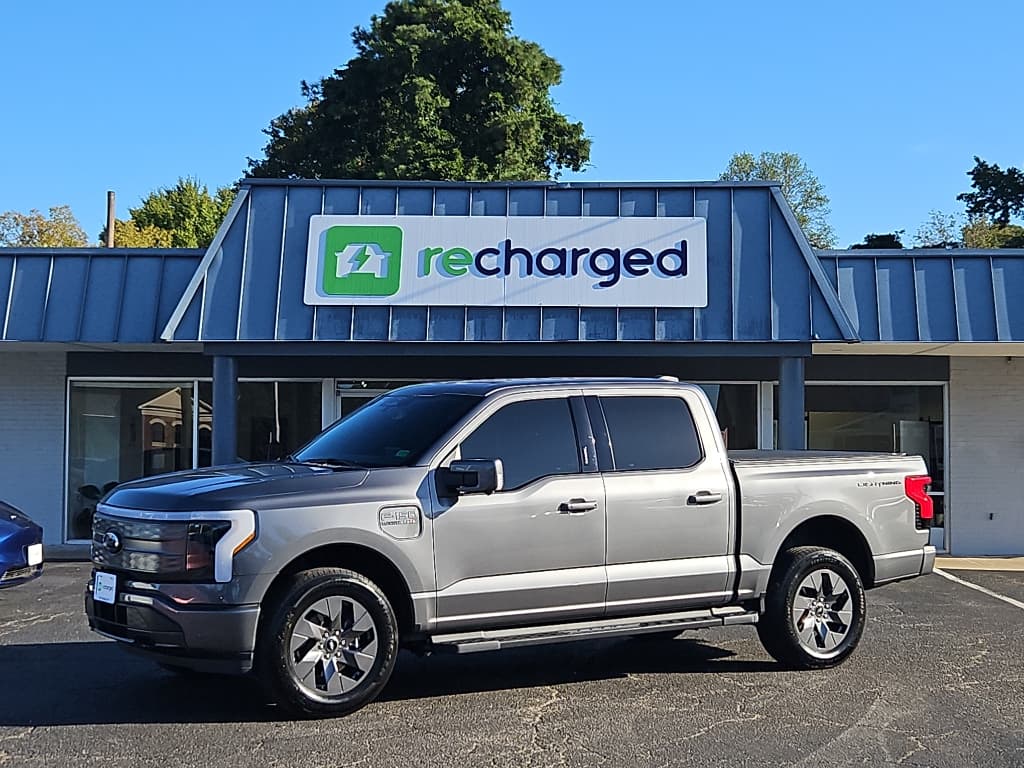 2023 Ford F-150 Lightning view 1
