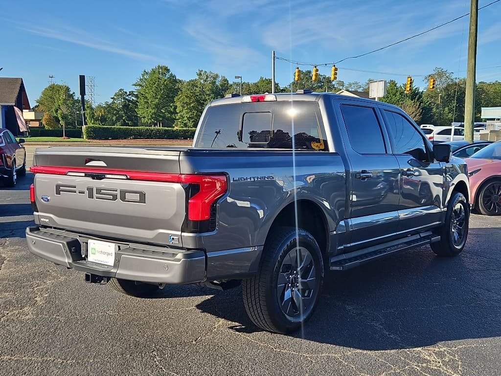 2023 Ford F-150 Lightning view 3