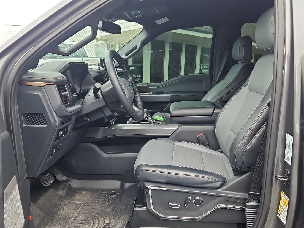 2023 Ford F-150 Lightning view 9