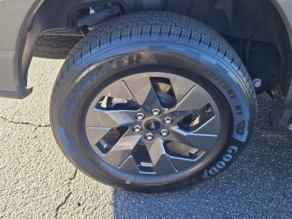 2023 Ford F-150 Lightning view 30