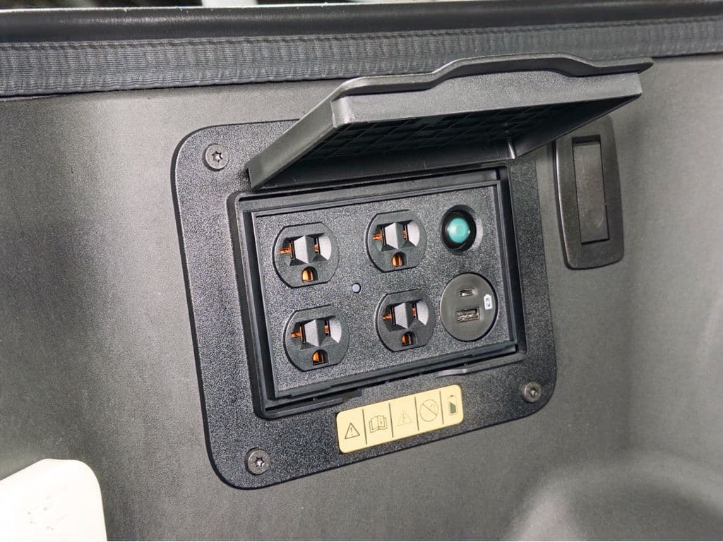 2023 Ford F-150 Lightning view 27