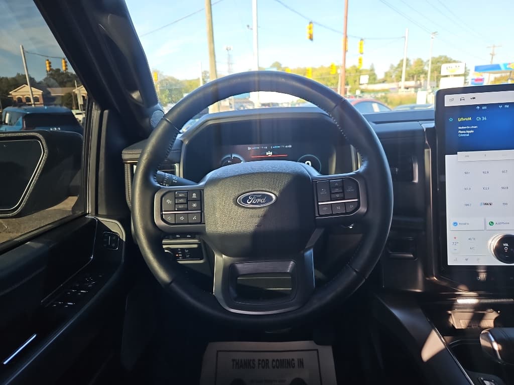 2023 Ford F-150 Lightning view 9