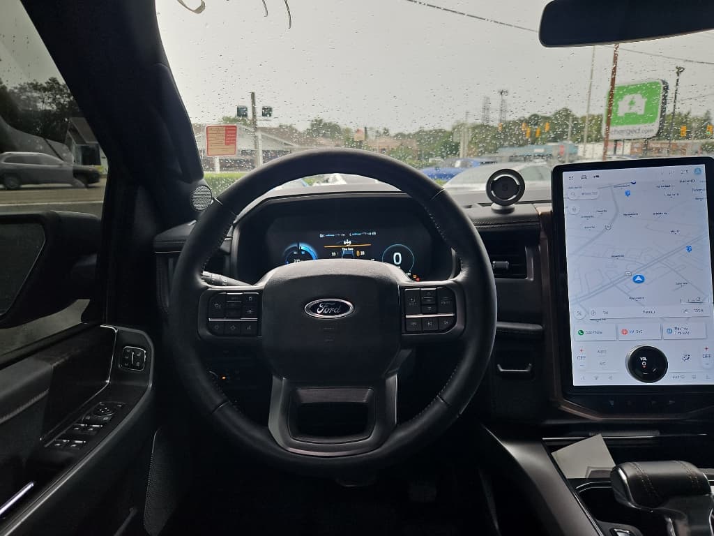 2023 Ford F-150 Lightning view 13