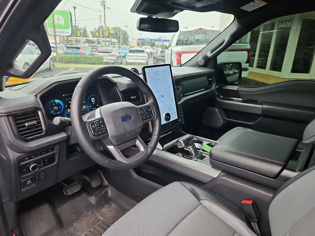 2023 Ford F-150 Lightning view 10