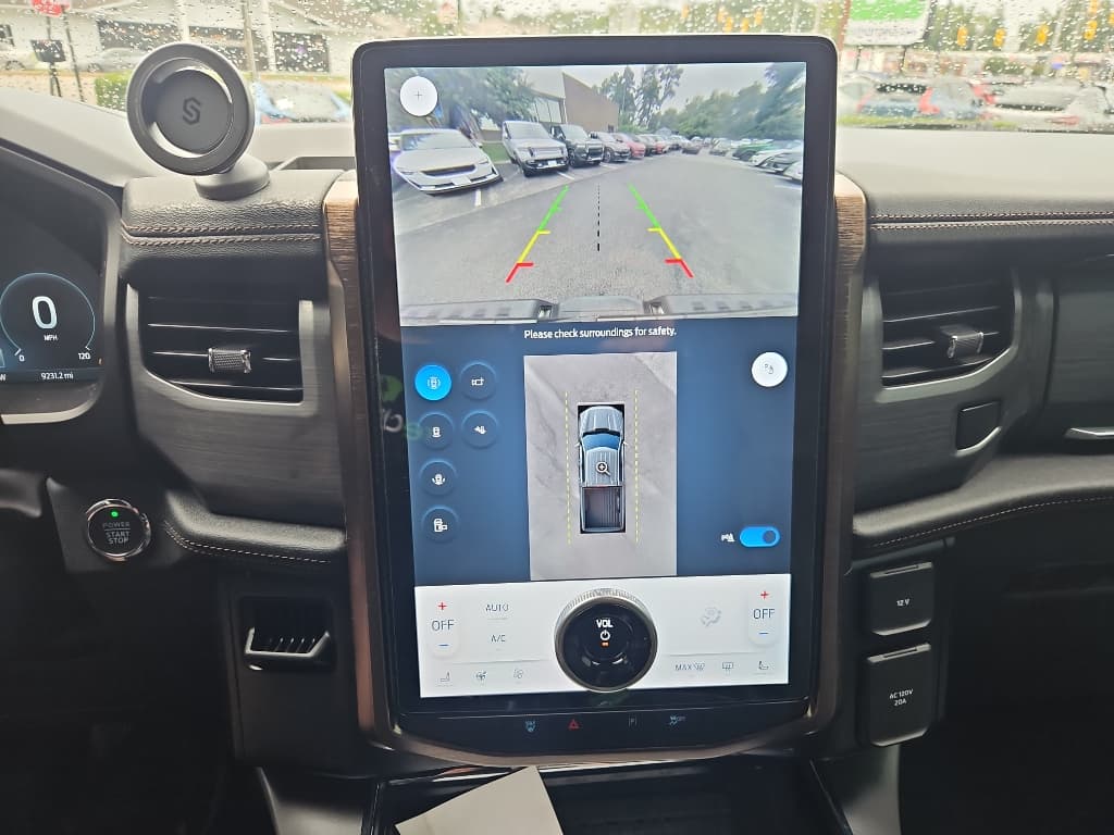 2023 Ford F-150 Lightning view 16