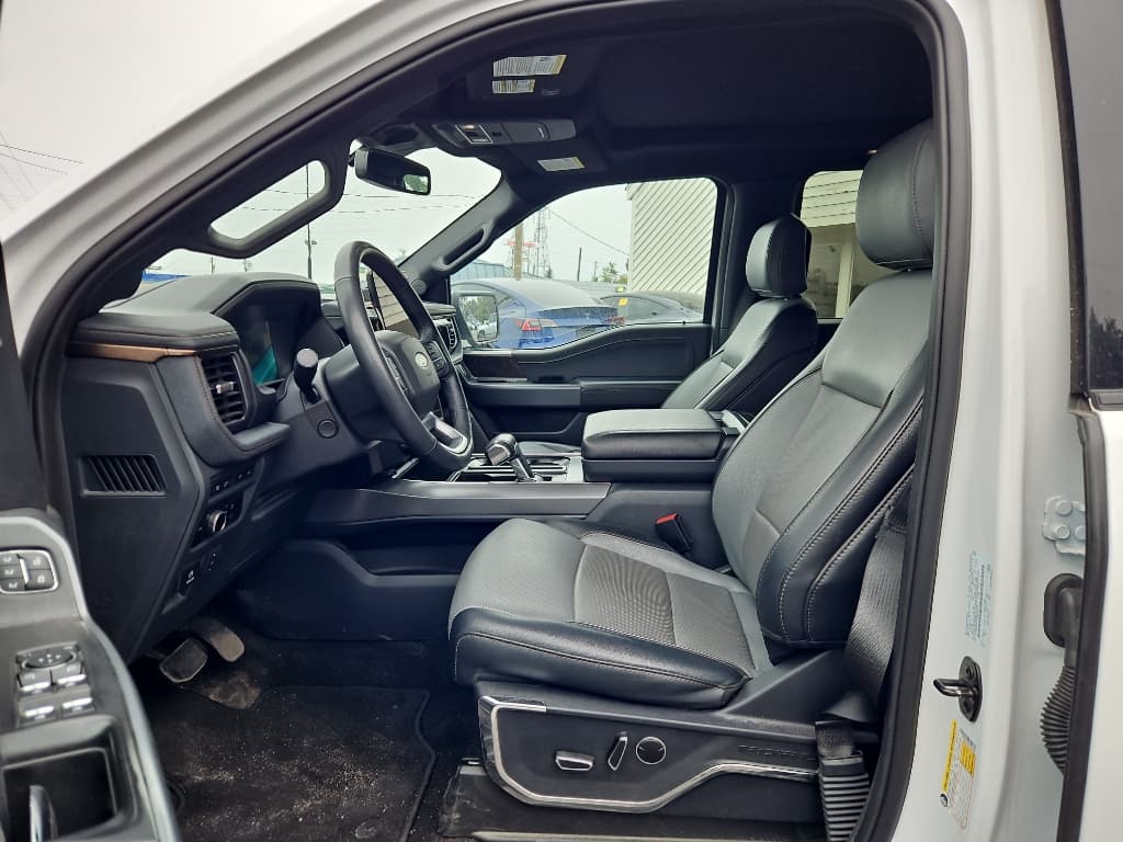 2023 Ford F-150 Lightning view 7