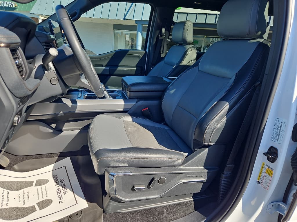 2023 Ford F-150 Lightning view 24