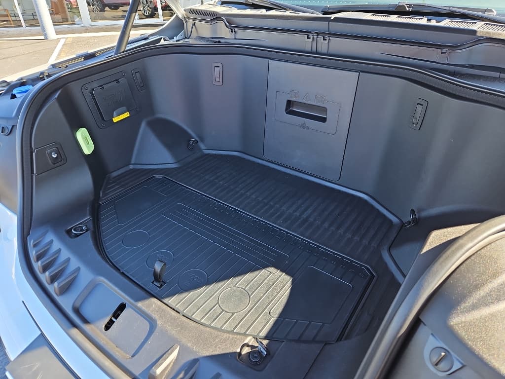 2023 Ford F-150 Lightning view 9